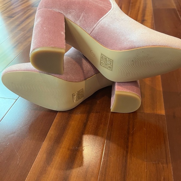 New Allegra K Pink Boots Velvet Velour Block Heel Midcalf Shoes Pull On Size 7 - Picture 6 of 7
